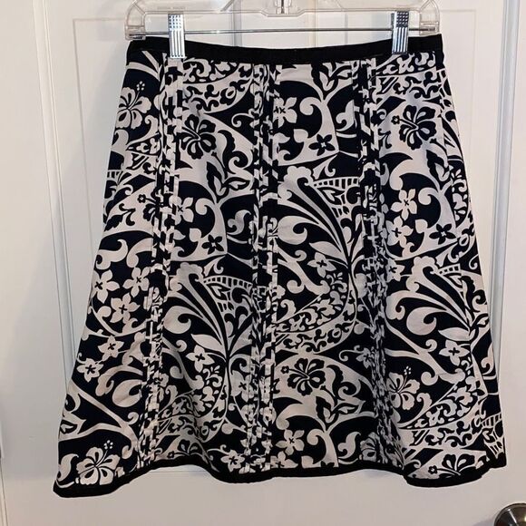 🔥3/$20🔥 Old Navy black and white cotton skirt size 4 - Picture 6 of 9
